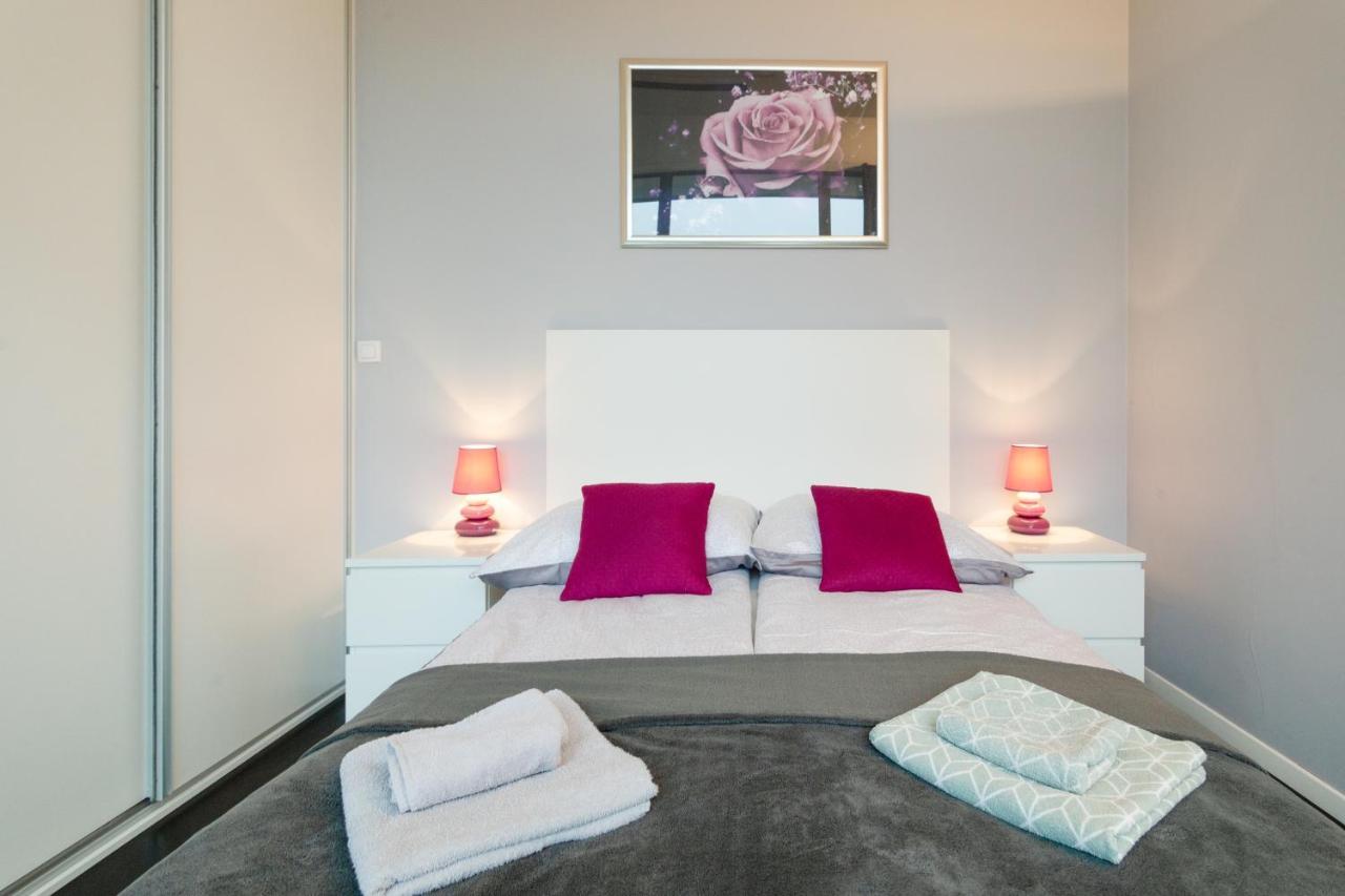 Secret Charm Fully Equipped Apt With Balcony Krakow Dış mekan fotoğraf